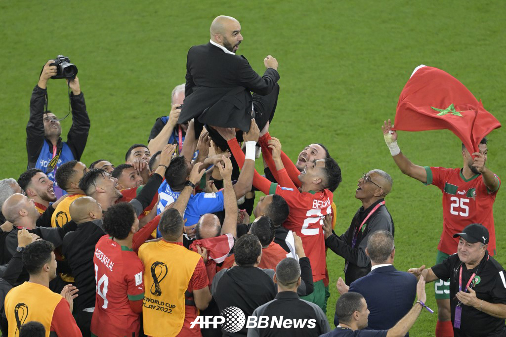 在2022年国际足联卡塔尔世界杯上，带领摩洛哥队闯入4强的瓦利德•莱格拉吉主教练。 =法新社BBNews=新闻1。