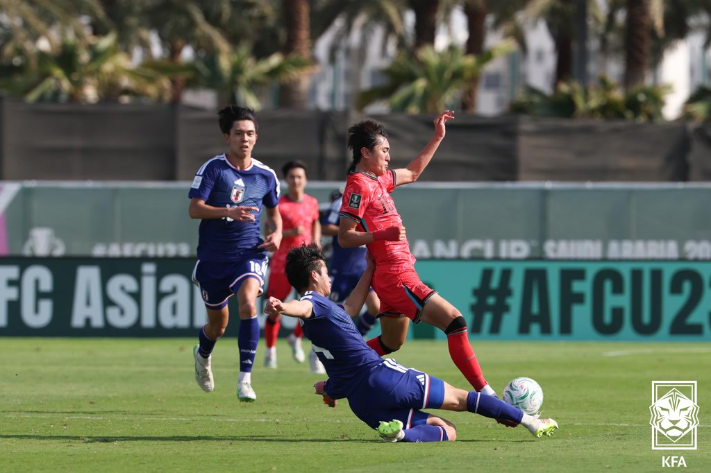 Đội tuyển quốc gia Hàn Quốc đã thất bại trong trận tứ kết Cúp bóng đá châu Á U-23 Liên đoàn bóng đá châu Á (AFC) vào tháng 1 trước Nhật Bản trẻ hơn hai tuổi. /Ảnh = Hiệp hội bóng đá Hàn Quốc cung cấp