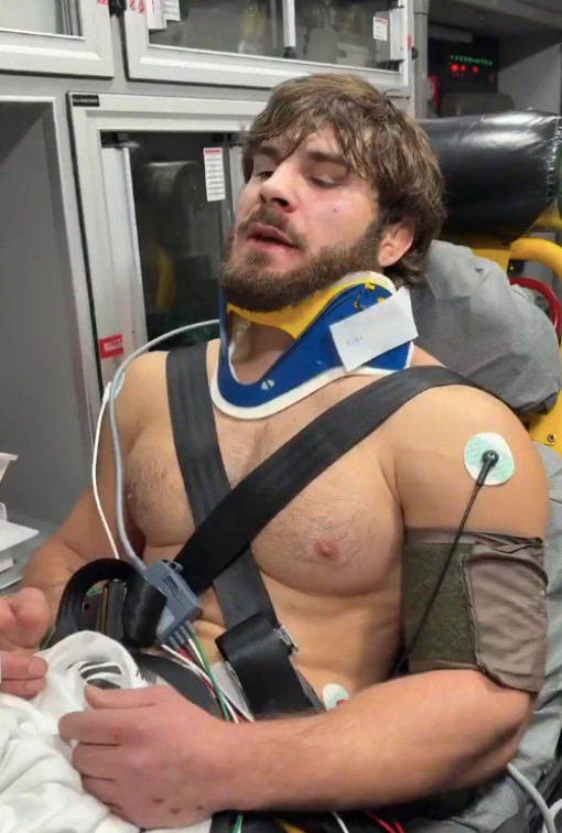 Изображение Джорджо Пуласа в гипсе. /Фото = Больше солнца в муравейнике