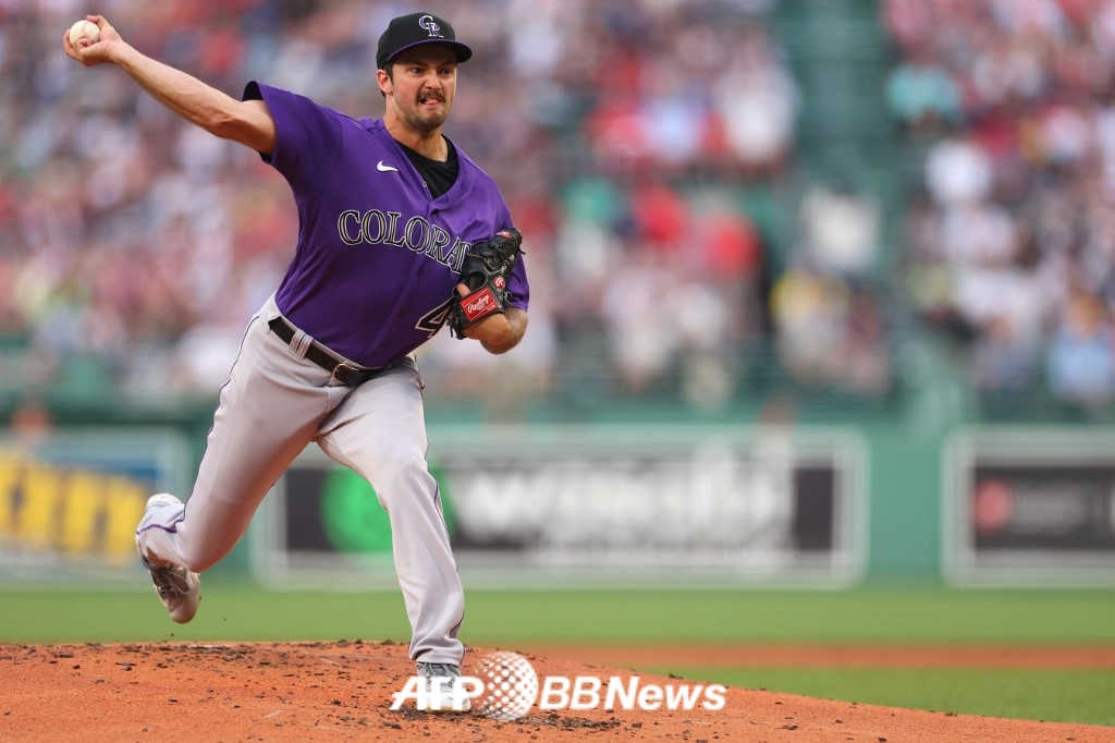 图为2023年在科罗拉多落基山队效力时的康纳•西博尔德。 =法新社BBNews=新闻1。