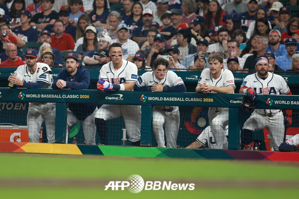 Các cầu thủ của đội tuyển bóng chày quốc gia Mỹ ngày 11 (theo giờ Hàn Quốc) đã thể hiện sự nản lòng trong trận đấu cuối cùng của bảng B của giải bóng chày cổ điển thế giới 2026 với đội tuyển bóng chày Ý được tổ chức tại Daikin Park, Houston, Texas, Mỹ. /AFPBBNews = Tin tức 1