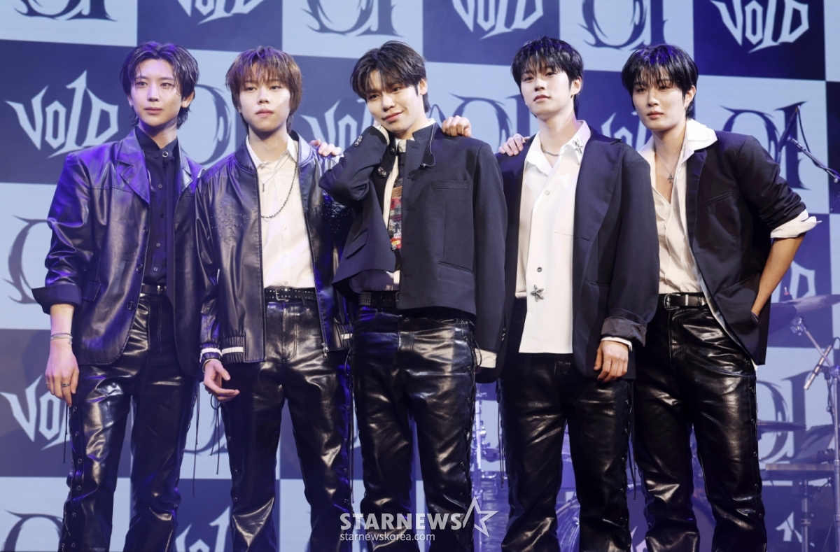 Ngày 11/4, nhóm nhạc Boyz đang tạo dáng tại showcase kỷ niệm phát hành mini album đầu tay 01 diễn ra tại SA HALL, Jongno-gu, Seoul. /2026.03.11 /Ảnh = Kim Hwi Sun hwijpg@