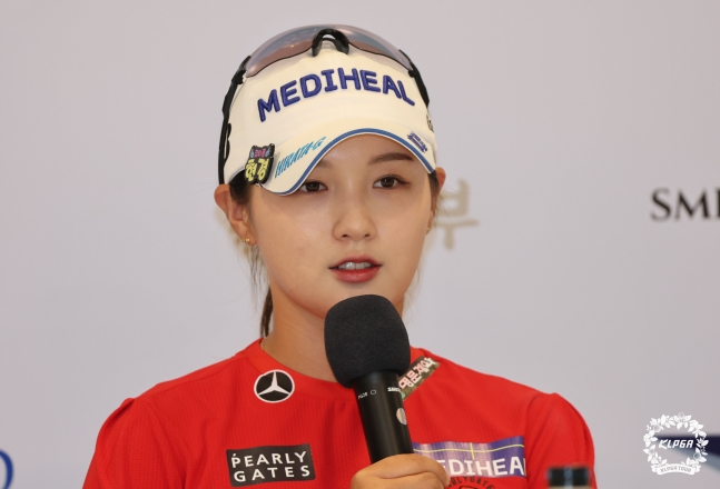 Park Hyun-kyung is answering questions on Media Day. /Photo = Courtesy of KLPGA Tour