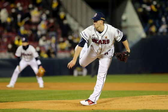 Chris Flexen, a foreign pitcher for the Doosan Bears. /Photo = Courtesy of Doosan Bears