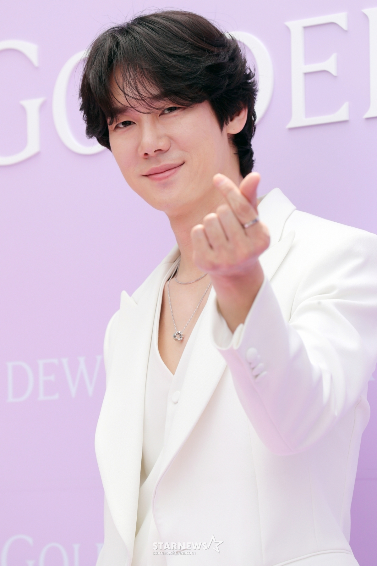 Sáng 25/3, diễn viên Yoo Yeon Suk đã tham dự sự kiện mở cửa hàng trang sức mang thương hiệu trang sức Pop-up Store được tổ chức tại Seongsu-dong, Seongdong-gu, Seoul và tạo dáng. 2024.04.25 /Ảnh = Lim Sung Kyun