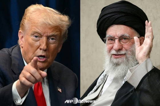 U.S. President Donald Trump (left) and Supreme Leader Ayatollah Seyed Ali Khamenei of Iran. /AFPBBNews=News1