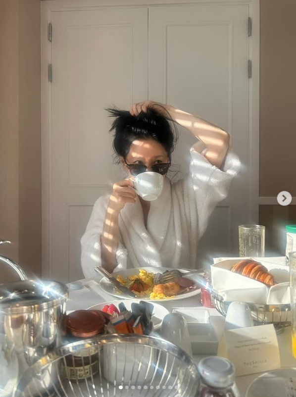 =照片=李英爱SNS。