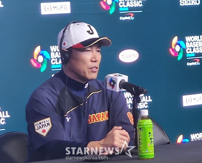 13日，伊凡达主教练出席了正式记者招待会。 =照片=韩联社记者朴秀珍。