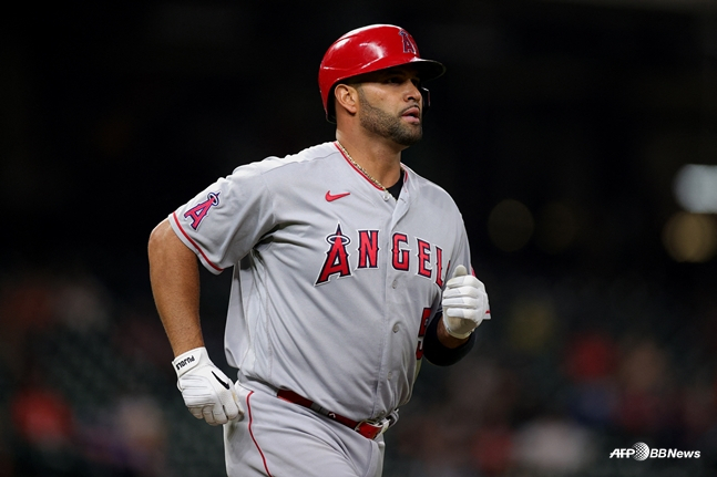 图为2021赛季身穿天使队队服的普霍尔斯。 =法新社BBNews=新闻1。