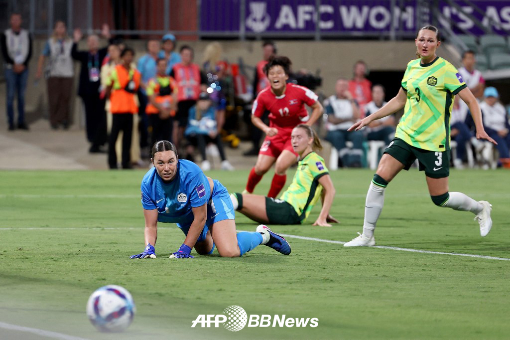 图为，13日在澳大利亚珀斯举行的2026年亚足联女子亚洲杯8强赛澳大利亚队与北韩队的比赛中。 =法新社BBNews=新闻1。