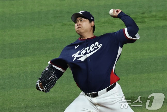 柳贤振在14日与多米尼加队的比赛中首发出场。 =照片=news1