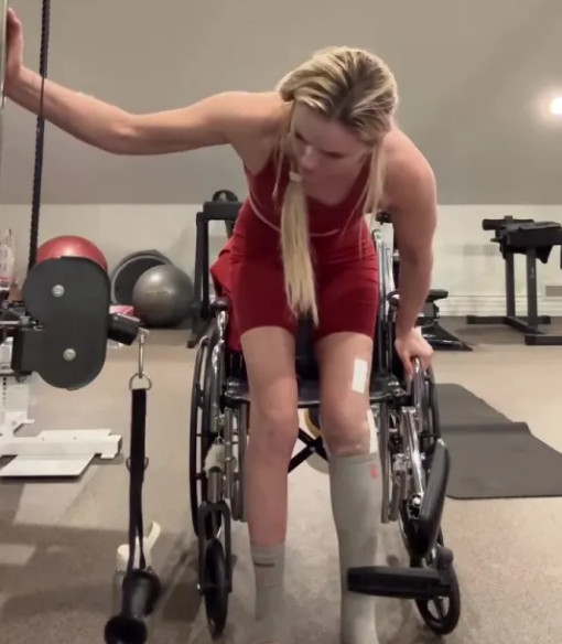 リンジー·ボーンのリハビリの様子。 /写真=ザサン 仕上げ