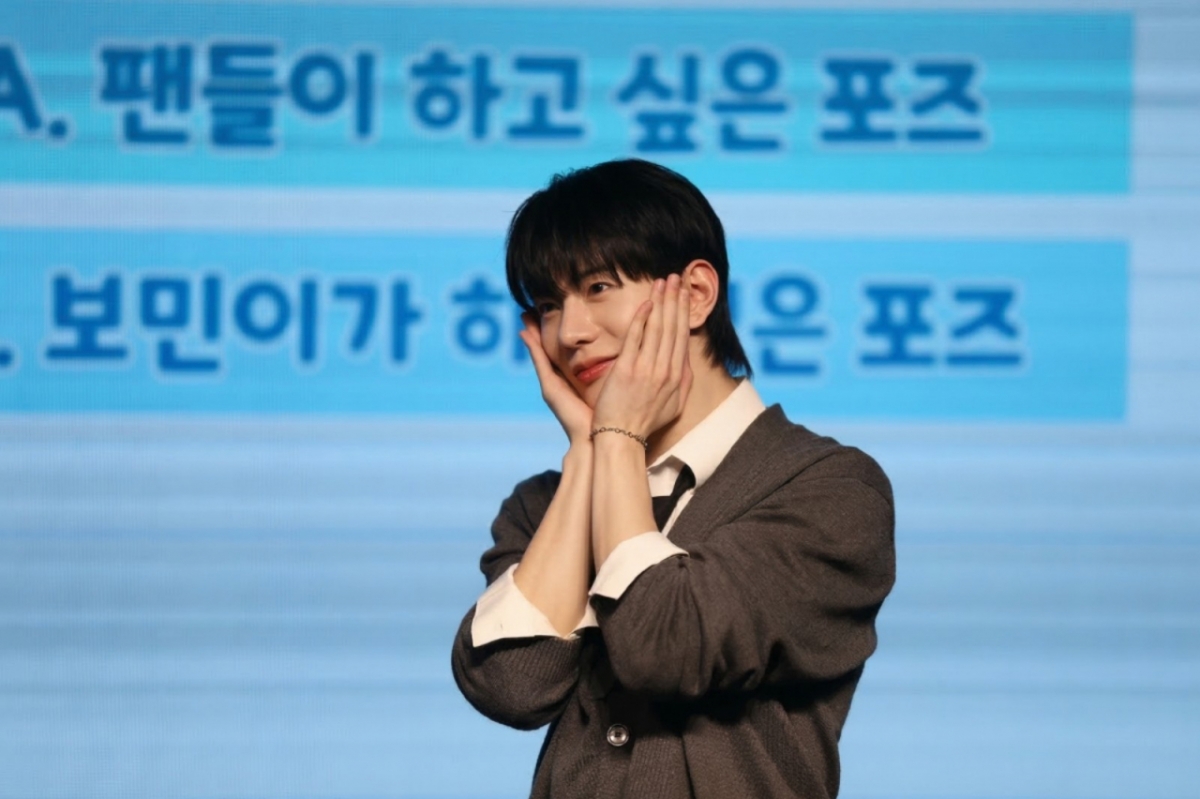 /Cung cấp ảnh = Double N (W&amp;)