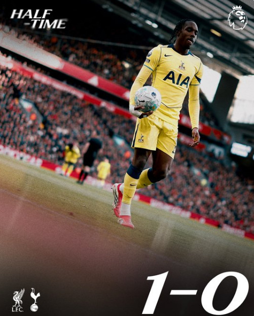 Первый тайм завершился со счетом 0:1. Фото - Матисс Тел. /Фото = Официальный сайт Тоттенхама в социальных сетях