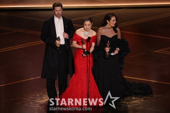 第98回アカデミー賞授賞式「K-POPデモンハンターズ」受賞//写真=/AFPBBNews=ニュース1/写真=スターニュース