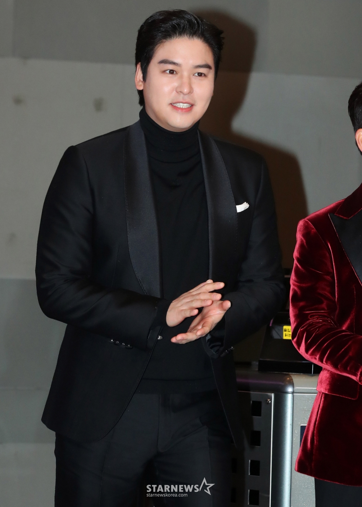 Chiều 29/4, nam diễn viên Lee Jang Woo đang tham dự sự kiện thảm đỏ MBC Entertainment Awards 2023 diễn ra tại trụ sở MBC ở Sangam-dong, Mapo-gu, Seoul. 2023.12.29 / Ảnh = Kim Chang Hyun