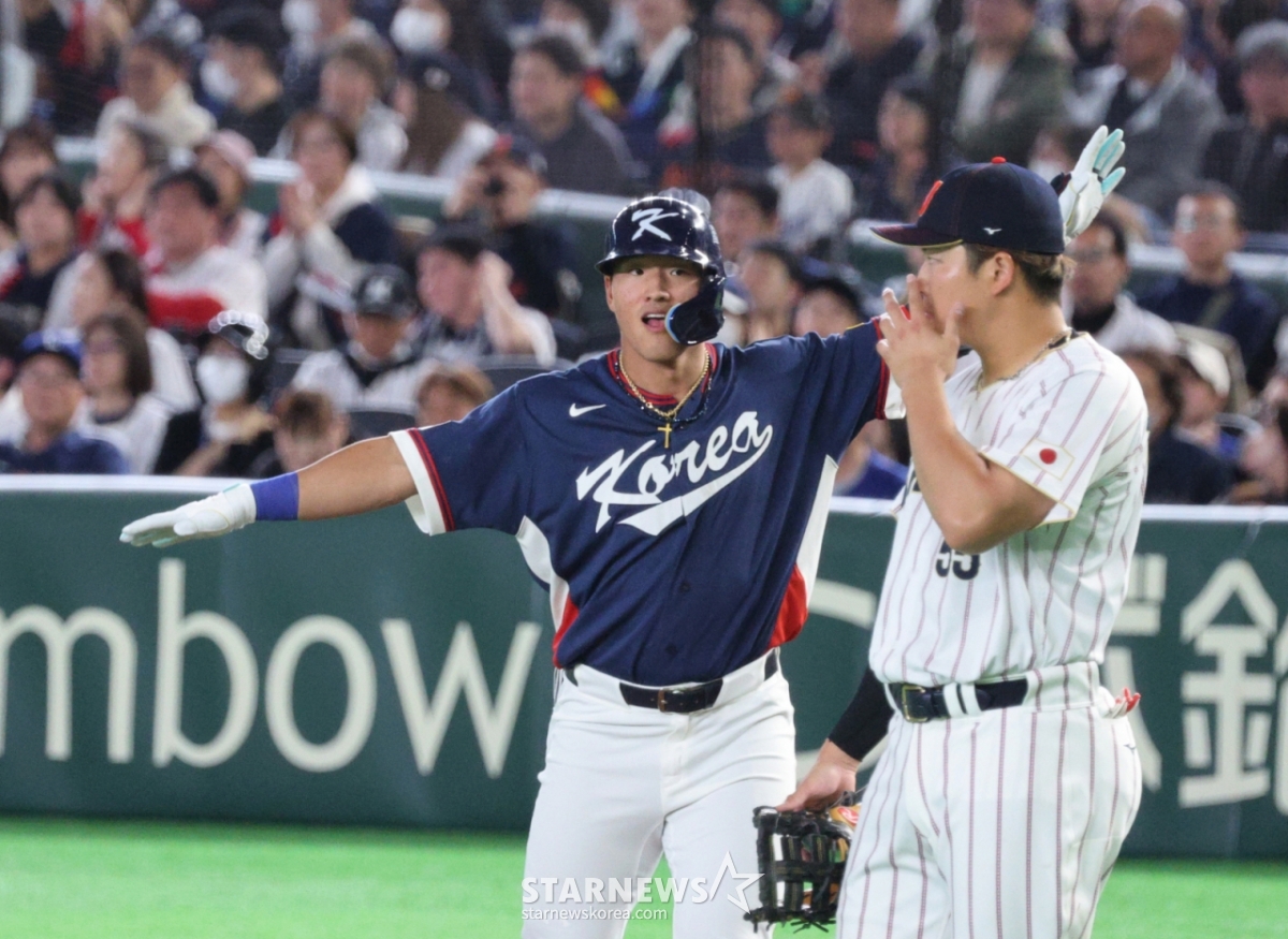 7日，在东京巨蛋体育场举行的2026WBC东京POOL韩国队与日本队的比赛第3回合初，韩国队4号击球手安贤敏以安打出垒。   =图为，2026.03.07.