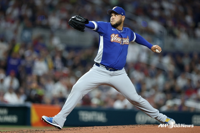 Rodríguez bước vào tuyển chọn Venezuela. /AFPBBNews = Tin tức 1