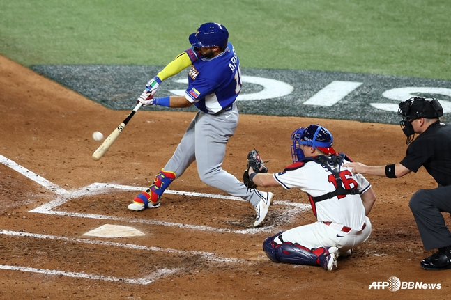  Abreu Home Run Hit Scene. /AFPBBNews=News1