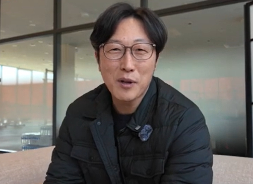 Huấn luyện viên mới của đội tuyển U-20 quốc gia Kim Jung Soo. /Ảnh = Cap màn hình YouTube chính thức của Hiệp hội bóng đá Hàn Quốc