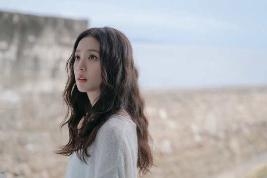 Jisoo / Photo = "Monthly Boyfriend"