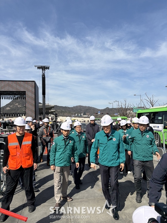 BTS光化門広場公演現場点検中のオ·セフンソウル市長/=スターニュース