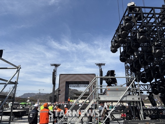 BTS光化門広場ステージ/写真=スターニュース