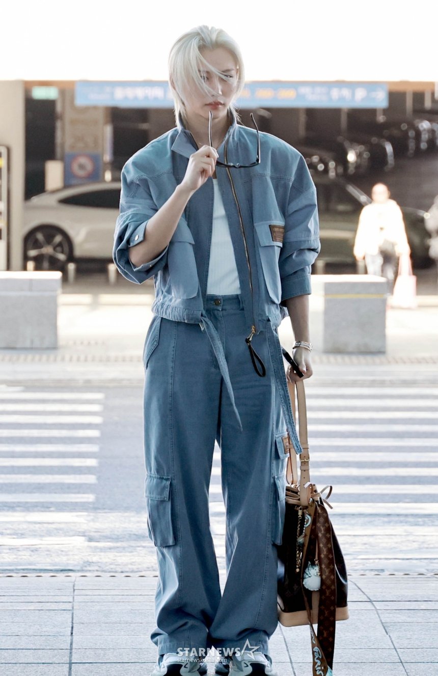 ストレイキッズ フィリックス『出国場フォトブック』 [☆写真] | STARNEWS