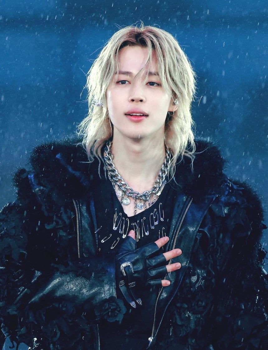 BTS JIMIN ジミン 展示会 日本限定 プルオーバー トレーナー Mサイズ 雨の中でも神ジミン」BTSのジミン、BTSで雨天コンサートを圧倒 | STARNEWS