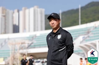 "수원 삼성은 우승 노리는 강팀, 우리는..." 반격 준비한 박진섭 천안 감독의 '깜짝' 카드는 [수원 현장]