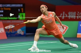 '단 28분' 세계 최강 안세영 또 압도적 경기력, '韓 대표팀 선배' 심유진 격파... 여유롭게 16강 진출