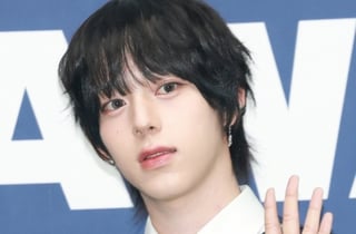 "미래를 밝히는 힘"..아홉 즈언, 데뷔 첫 단독 모델 발탁