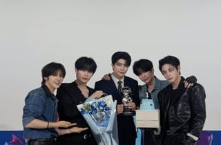 제로베이스원, 'TOP 5'로 음악방송 2관왕 달성.."제로즈에 힘 될게요!"