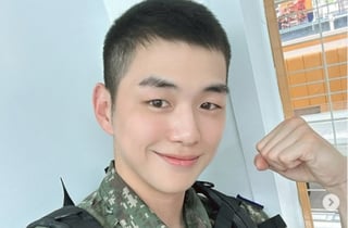 워너원 재결합 불참한 강다니엘..아쉬움 달랠 군복 셀카 [스타이슈]