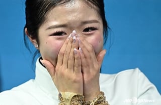 日 열도 심쿵! 제2의 아사다 마오, '단정한 교복 차림' 지바현 지사상 최초 수상... "나카이 아미, 올림픽 최연소 메달 공로"