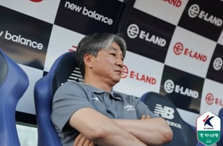 주전 GK 벤치→'프로 1경기 출전 후보' 선발 강수, 전경준 성남 감독 "이광연과 짧게 얘기했는데..." [수원 현장]