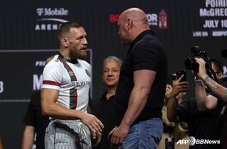 "떠난 은가누를 왜 견제해?" UFC 회장, 맥그리거 복귀 발표 타이밍 논란에 분노 "말도 안 돼, 음모론일뿐"