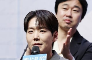 카이, 14년 만 결별 소식..자필로 전했다 "EMK엔터와 계약 종료"[전문]