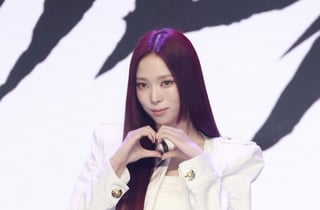 미야오 나린 '카리스마 넘치는 손하트'[★포토]
