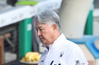 '승승승승'에도 조용한 응원석, 응원단 無-세리머니 자제-근조 리본도 달았다 "한화 에어로스페이스 사고 추모 위해"[잠실 현장]