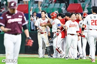 "실망 드려 죄송하다" 13연패 탈출에도 사령탑은 사죄, '캡틴'은 눈물을 흘렸다 [인천 현장]