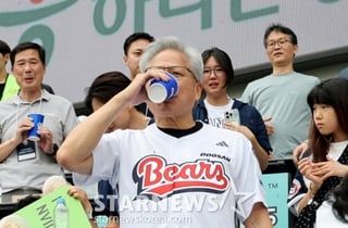 [한번에쓱]잠실행 젠슨 황 '치어스 코리아!' '원샷' 을 외치며