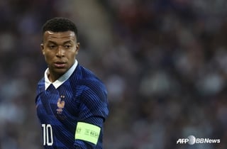 "내 안의 악마가 깰 것 같아" 음바페, 월드컵 '다시보기' 절대 거부한 이유... "메시와 결승전 절대 안 봐"