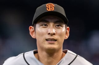 "LEE, 계속 잘 치길!" 이정후가 맹타 비결로 직접 언급한 '美 타격왕' 동료, 흐뭇하게 웃기만 한 이유