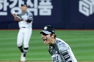 [한번에쓱]'위기는 있어도 실점은 없다!' 5-2 승리 무실점으로 지켜낸 박영현
