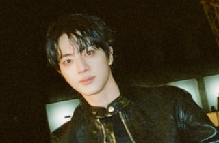 방탄소년단 진, 청순→퇴폐 '독보적 아우라'..2026 FESTA 포토 공개
