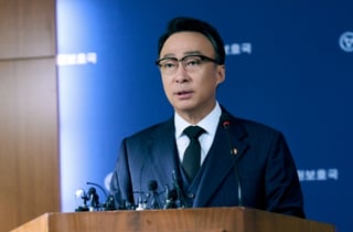 "신성한 교육 방해하지 마" 이성민 '참교육' 삼킨 카리스마..'참어른의 얼굴'
