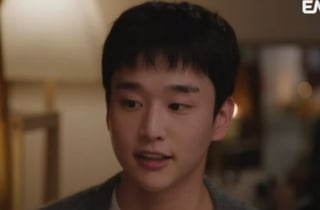 김윤우, 미워할 수 없는 능청남 'MZ 한의사'..이수경과 묘한 기류 [닥터 섬보이]