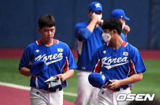 "(이)의리 잘 부탁해요 코치님" 친구 日 유학 소식에 롯데 김진욱도 직접 부탁했다 "워낙 열심히 하는 친구니까 같이 잘했으면..."