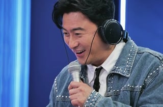 '축구 레전드' 안정환, 월드컵송 피처링 참여 "글로 쓰려 하지 마" [티키타카쇼]